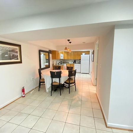 COMFY Modern 2-Bdrm Basement Home Washington Exterior foto