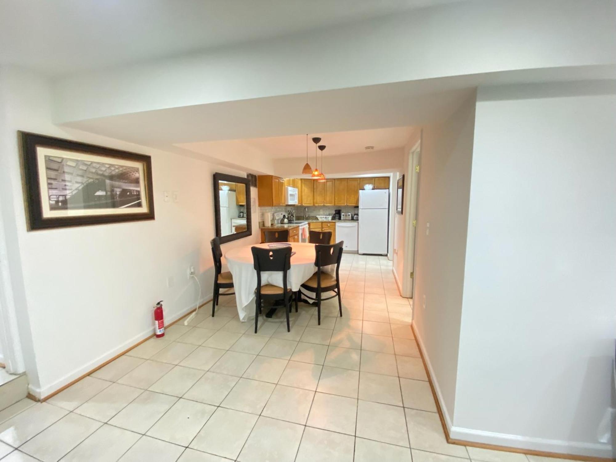 COMFY Modern 2-Bdrm Basement Home Washington Exterior foto